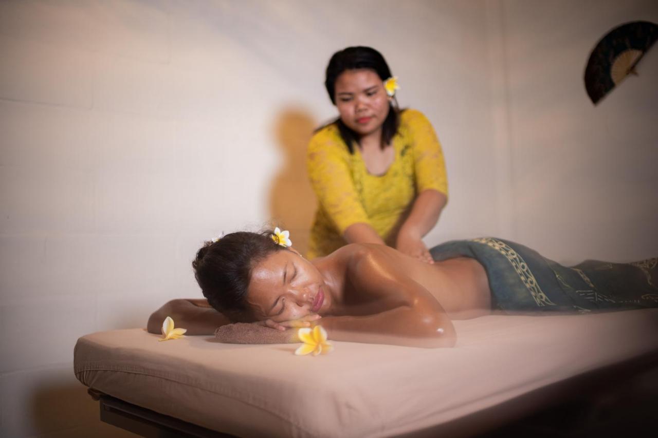 Bruga Villas Restaurant&Spa Selong Belanak Bagian luar foto